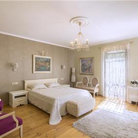 5 bedroom bayside villa with pool near Kotor, sleeps 12